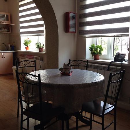 Hostel Arzy Atirau Kültér fotó