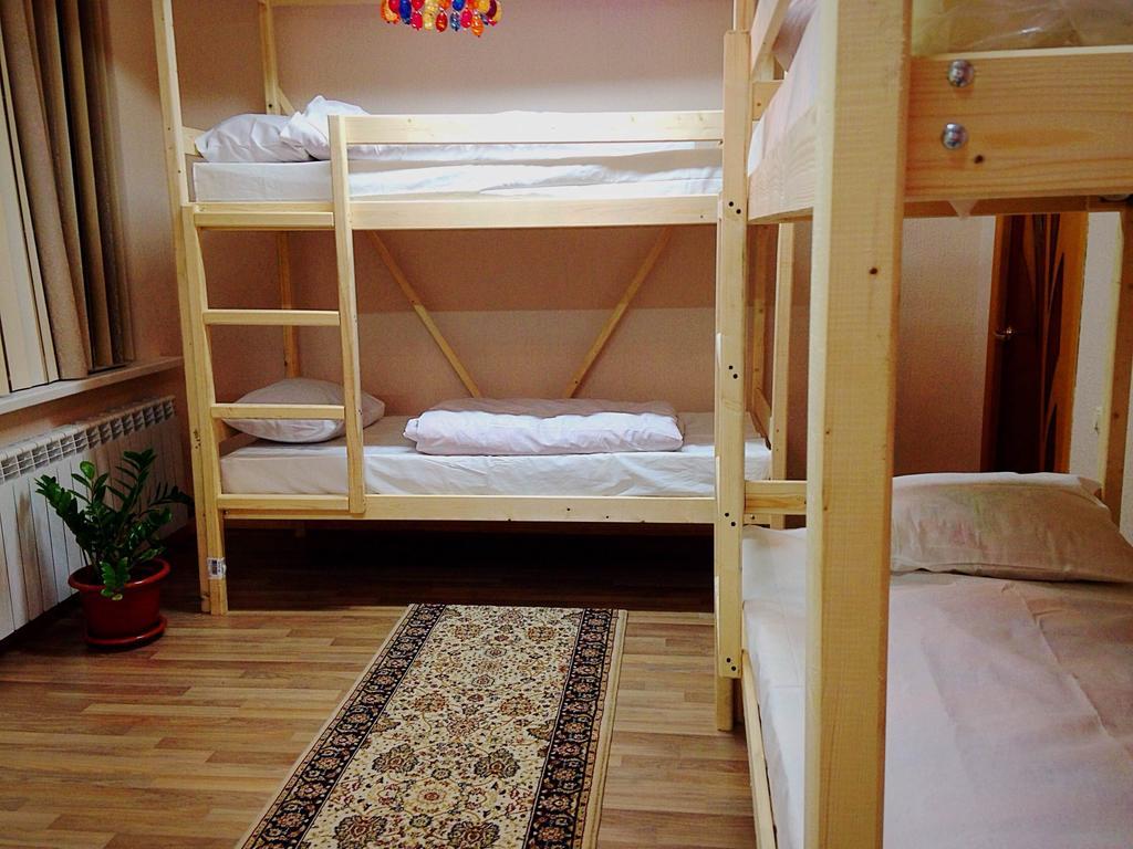 Hostel Arzy Atirau Szoba fotó