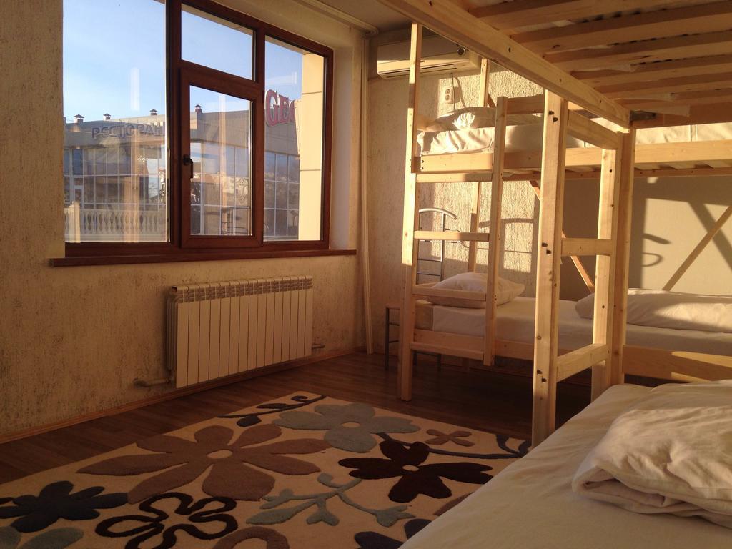 Hostel Arzy Atirau Kültér fotó
