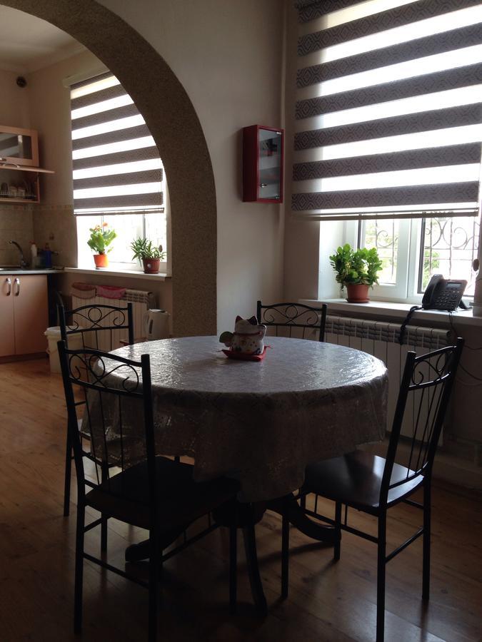 Hostel Arzy Atirau Kültér fotó