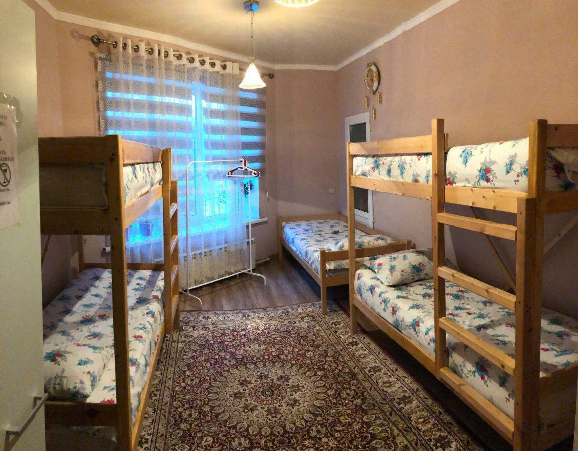 Hostel Arzy Atirau Kültér fotó